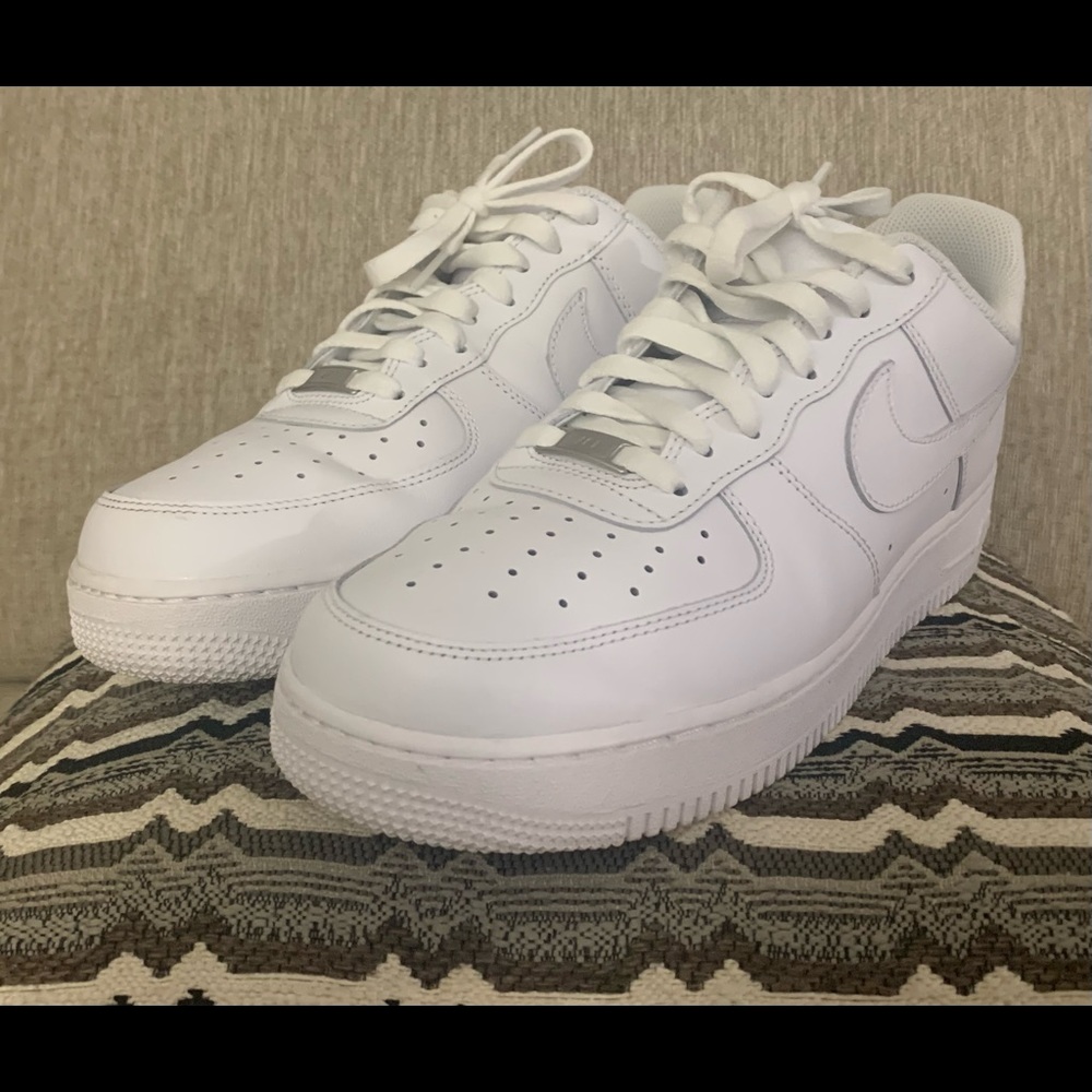 NIKE AIR FORCE 1, MEN, SIZE 11.5, WHITE